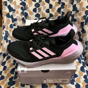 Adidas Ultraboost 22 W Size 7 1/2